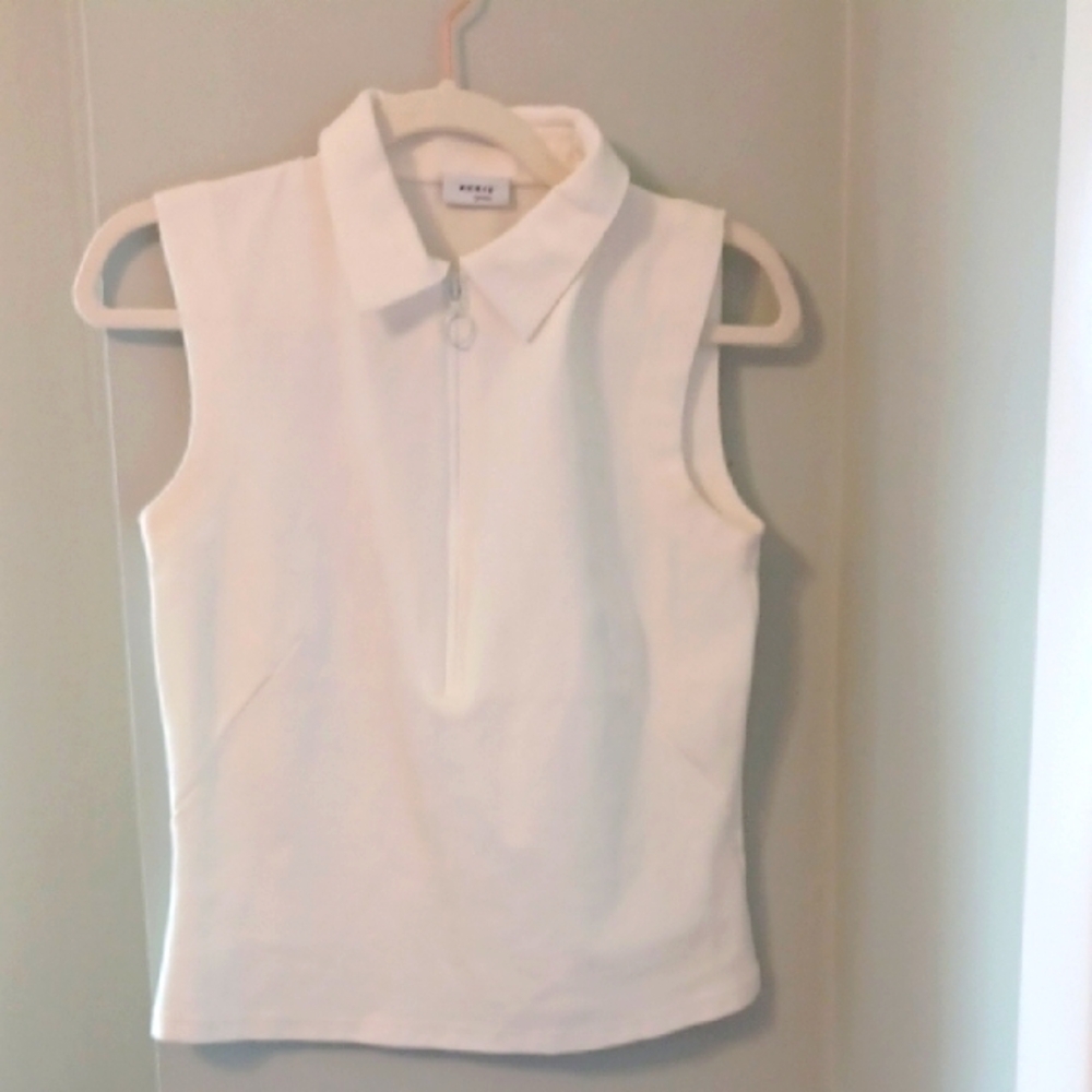 A- K- R-I-S  *punto Sz 8 Cream Sleeveless Top With 1/2 Zip. Fabric Italy